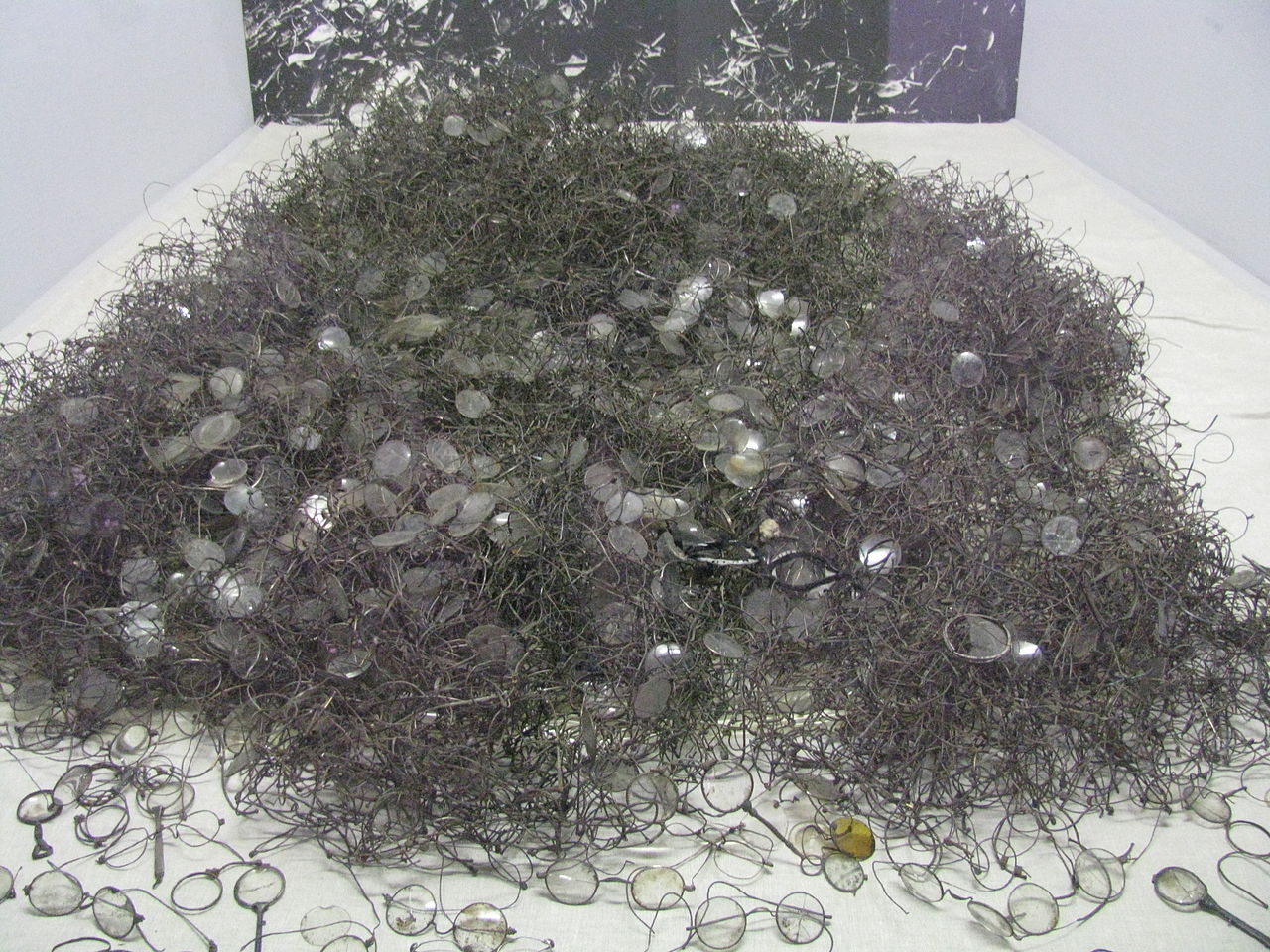 Brillen von ermordeten Juden in Auschwitz (Staatliches Museum Auschwitz-Birkenau). Foto aus dem Jahr 2012